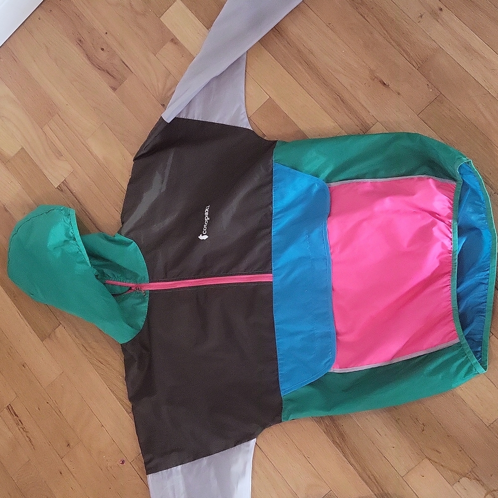 Cotopaxi Windbreaker